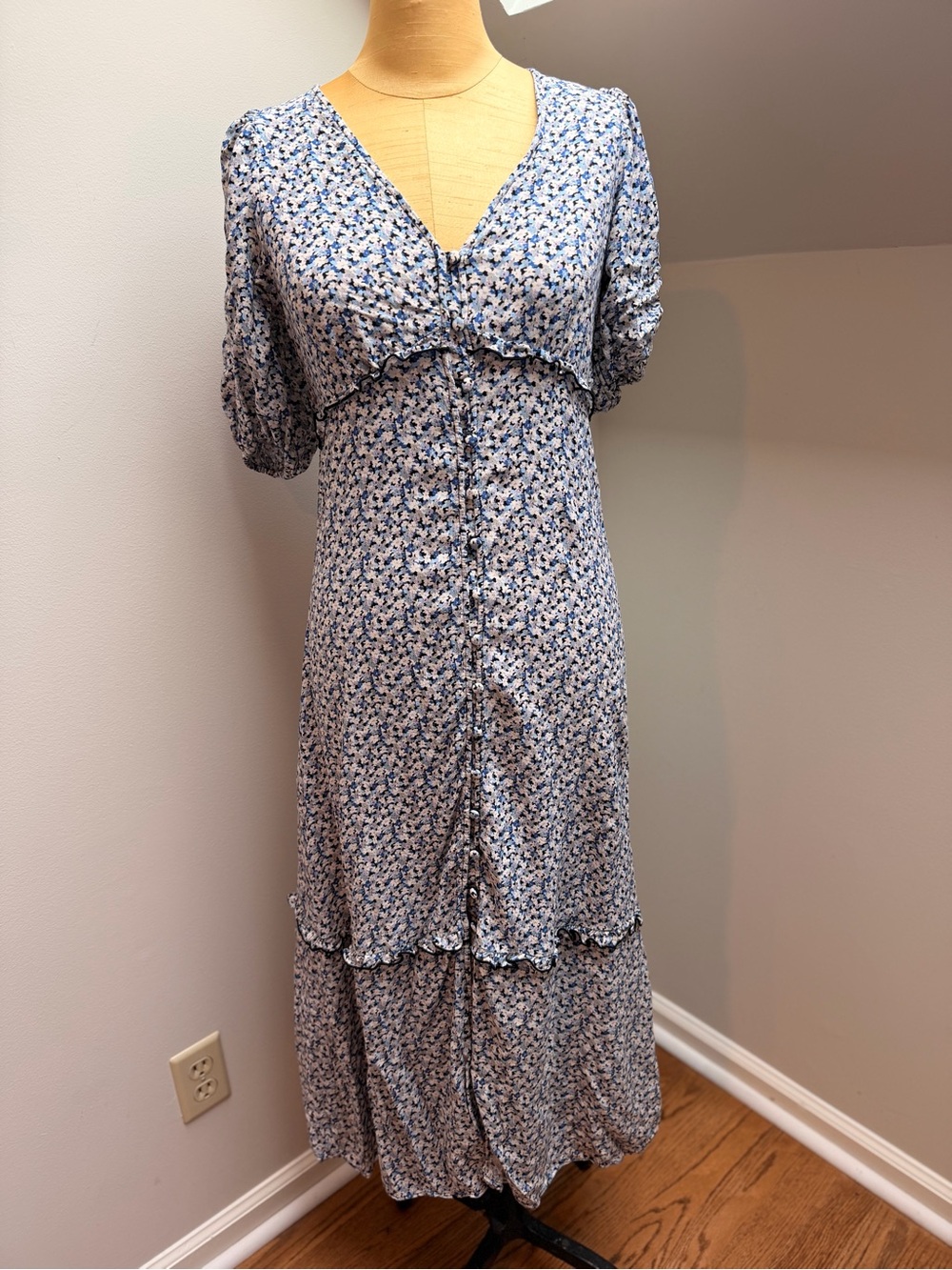 H&M Blue Floral Buttondown V-Neck Cottagecore Maxi Dress